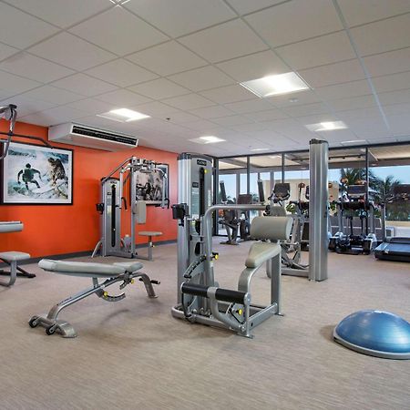 แอสตัน ไวกีกิ บีช ทาวเวอร์ Aparthotel โฮโนลูลู ภายนอก รูปภาพ A gym at a hotel