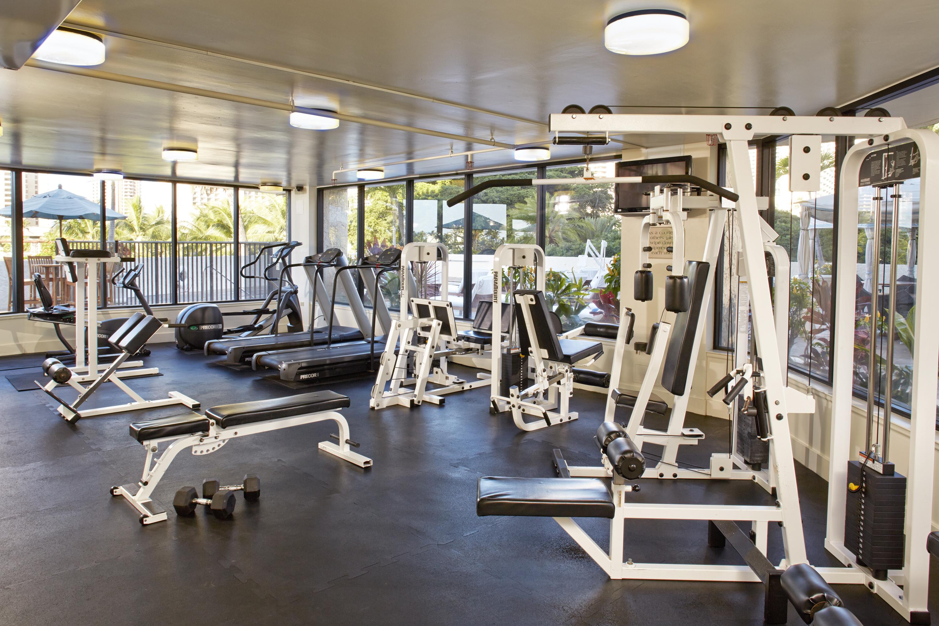 แอสตัน ไวกีกิ บีช ทาวเวอร์ Aparthotel โฮโนลูลู ภายนอก รูปภาพ A typical gym