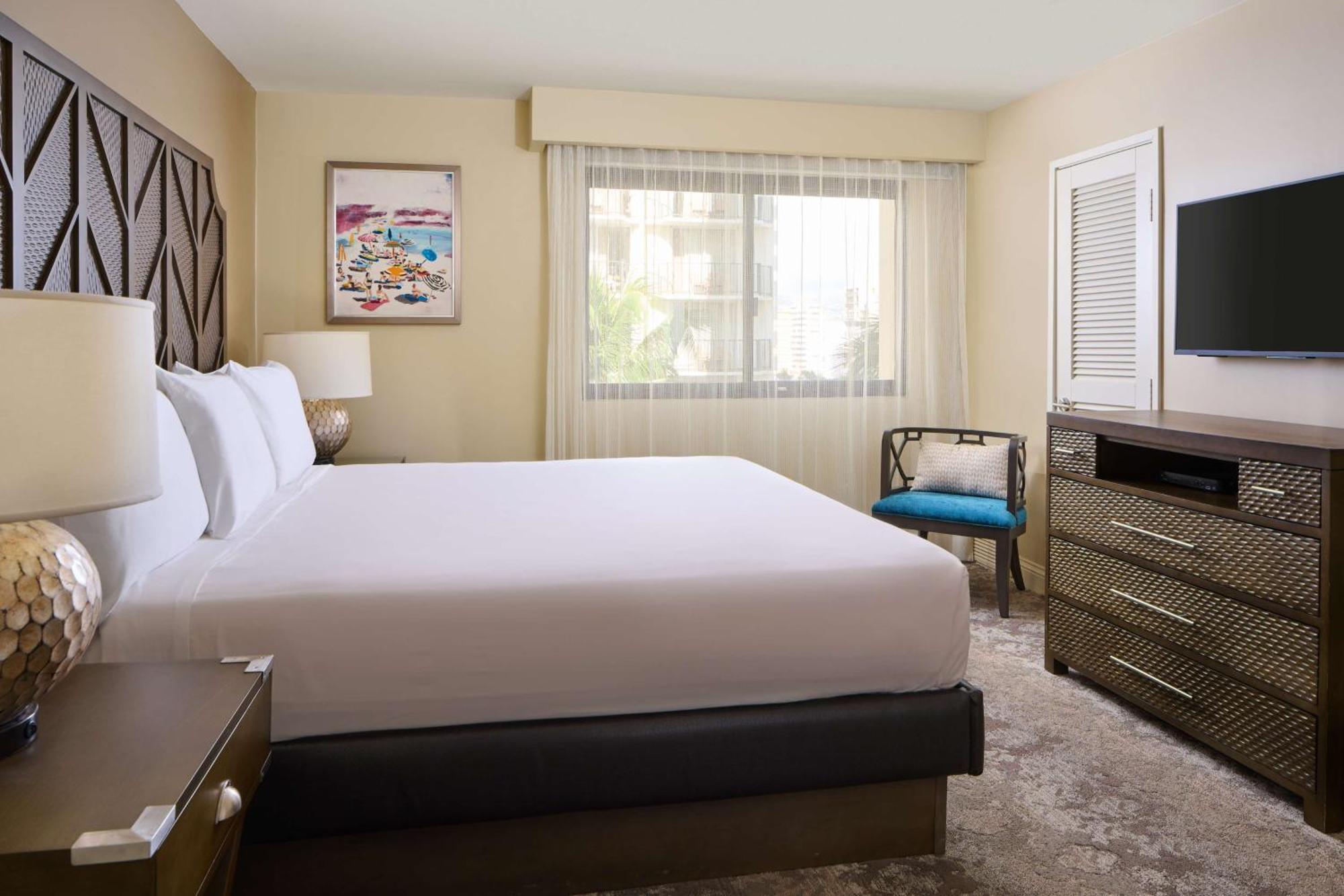 แอสตัน ไวกีกิ บีช ทาวเวอร์ Aparthotel โฮโนลูลู ภายนอก รูปภาพ A bedroom at the Hilton Las Vegas
