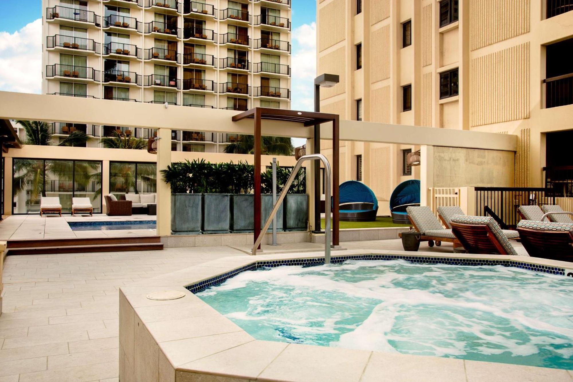 แอสตัน ไวกีกิ บีช ทาวเวอร์ Aparthotel โฮโนลูลู ภายนอก รูปภาพ The pool at the W South Beach