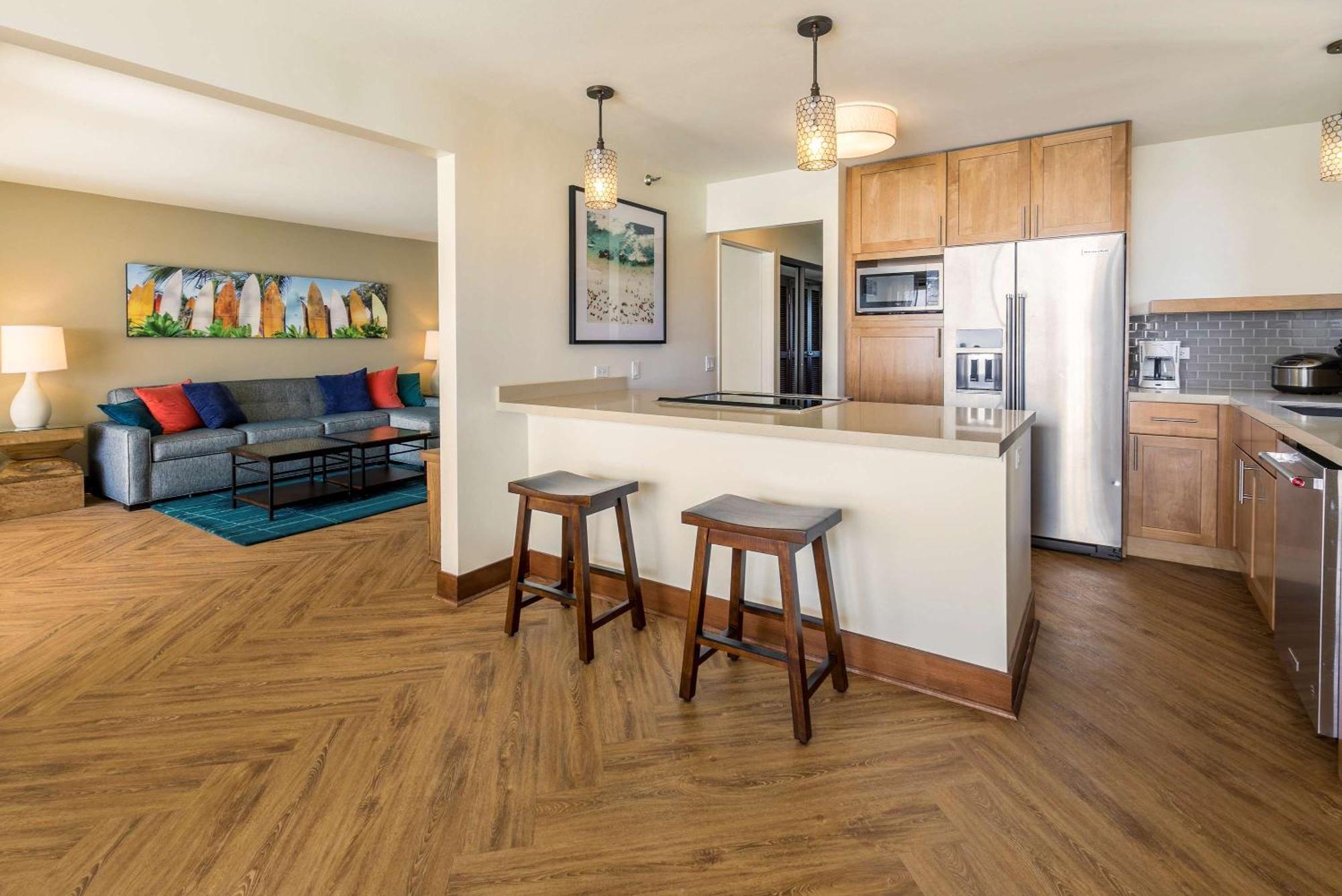 แอสตัน ไวกีกิ บีช ทาวเวอร์ Aparthotel โฮโนลูลู ภายนอก รูปภาพ A kitchen in a typical apartment