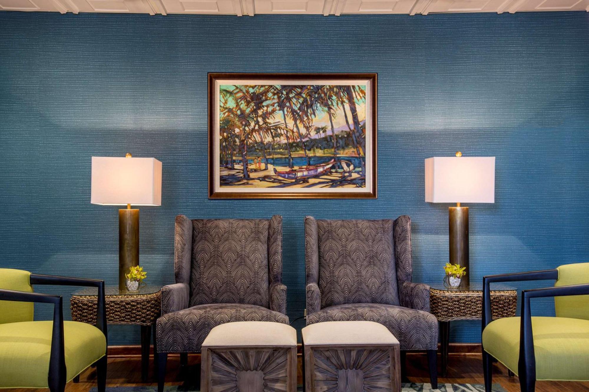 แอสตัน ไวกีกิ บีช ทาวเวอร์ Aparthotel โฮโนลูลู ภายนอก รูปภาพ The interior of the lobby at the Inn at Palmetto Cove