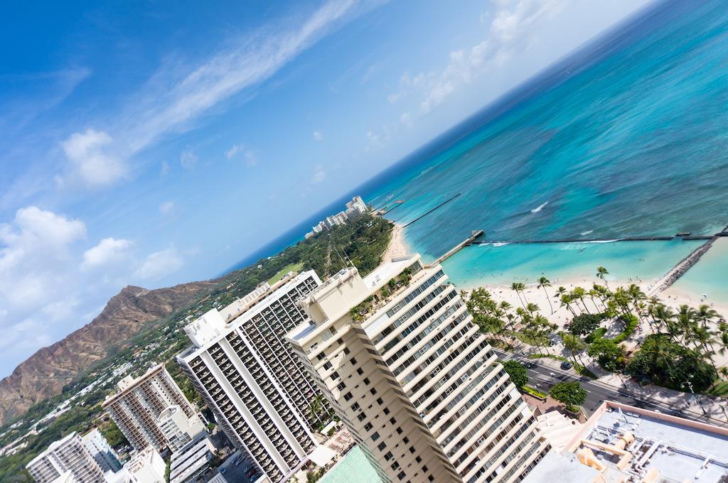 แอสตัน ไวกีกิ บีช ทาวเวอร์ Aparthotel โฮโนลูลู ภายนอก รูปภาพ Aerial view of the hotel